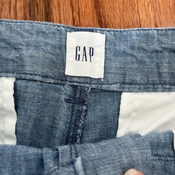 Gap size 0 NWT chambray city short - Picture 3 of 7